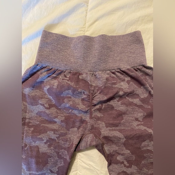PURPLE CAMO SCRUNCH LEGGINGS - Picture 4 of 10